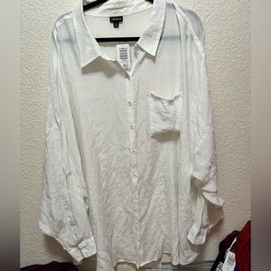 NWT beautiful and lightweight torrid button down top. Size 5